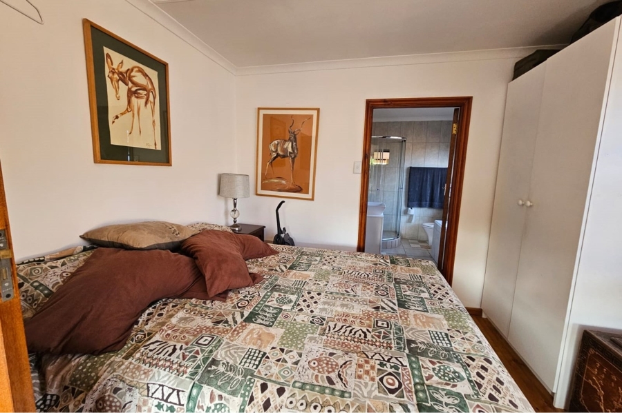 5 Bedroom Property for Sale in Beachview Eastern Cape